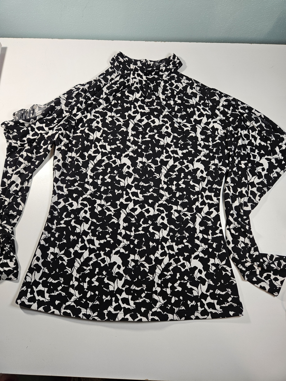 INC International Concepts Black & White Mock Neck Long Sleeve Top